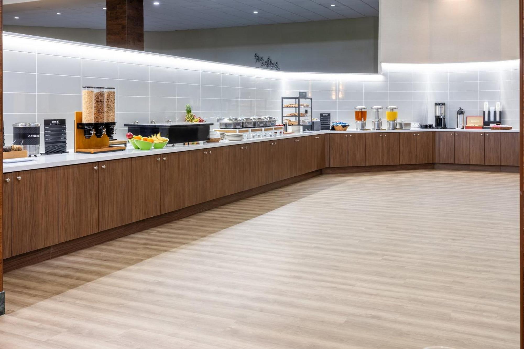 Holiday Inn Philadelphia South-Swedesboro By Ihg Exterior photo