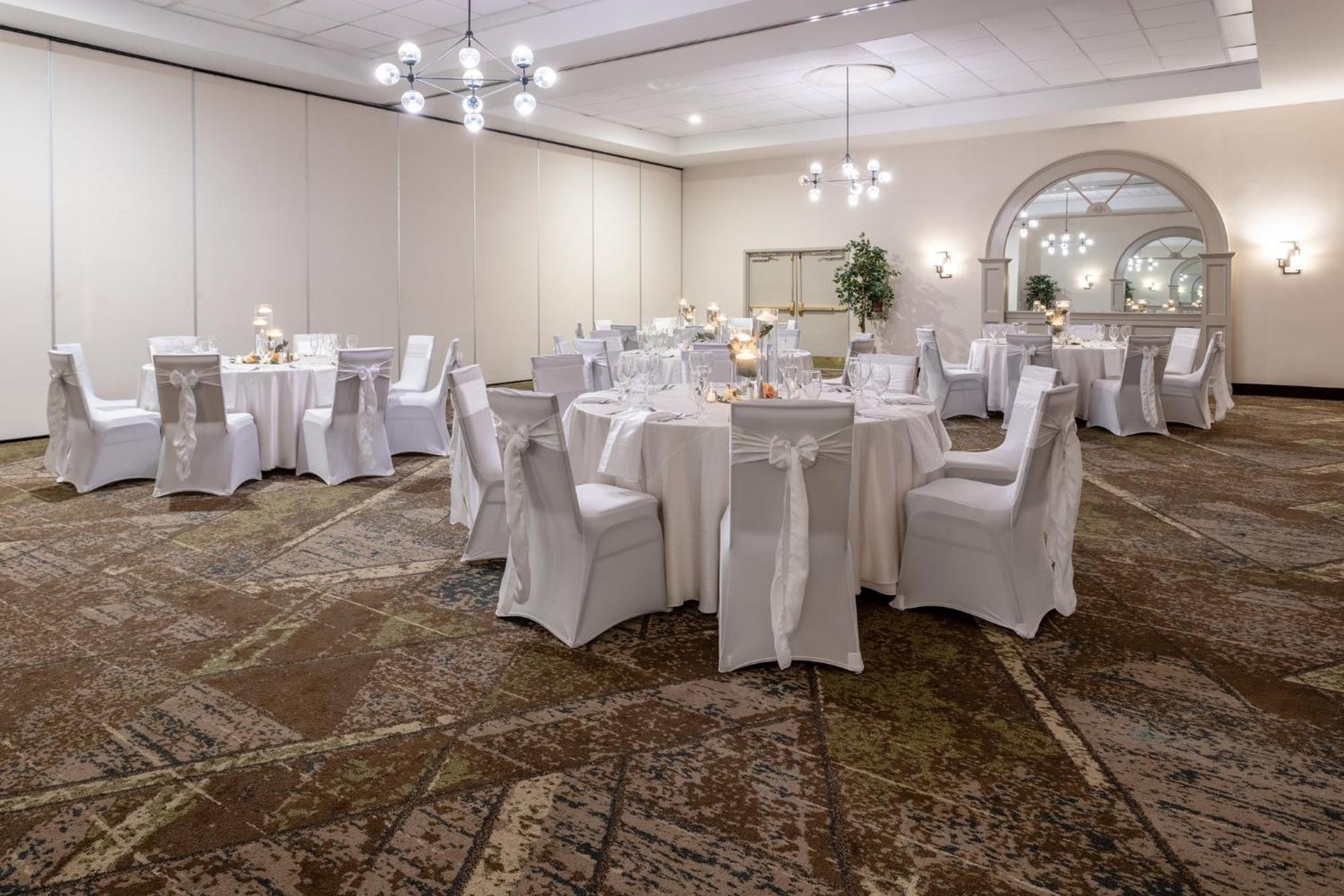 Holiday Inn Philadelphia South-Swedesboro By Ihg Exterior photo