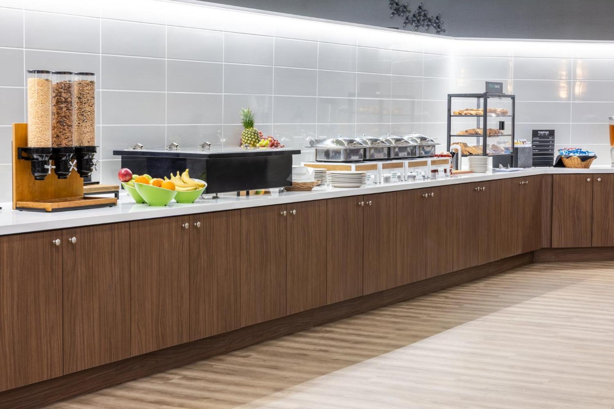 Holiday Inn Philadelphia South-Swedesboro By Ihg Exterior photo