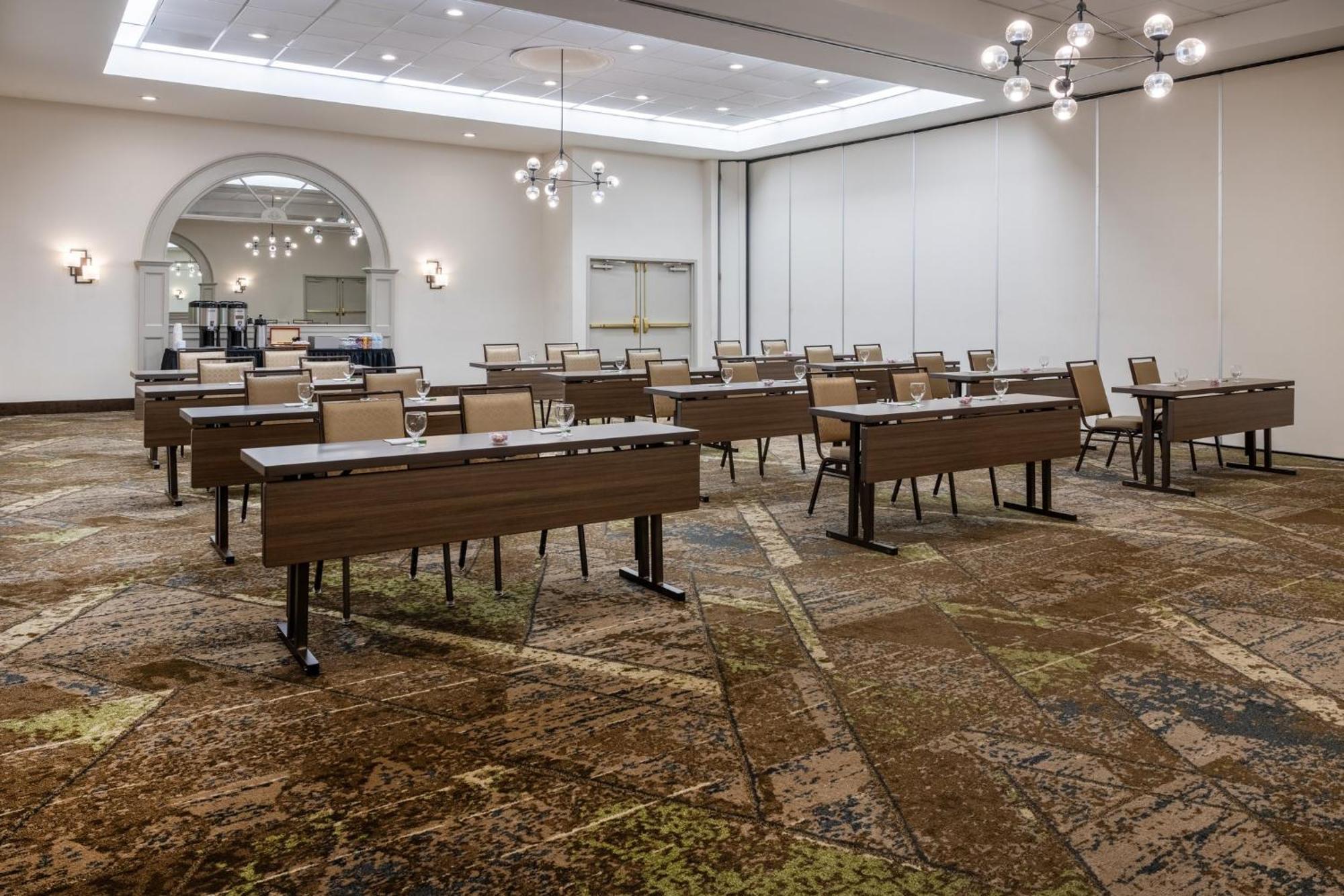 Holiday Inn Philadelphia South-Swedesboro By Ihg Exterior photo